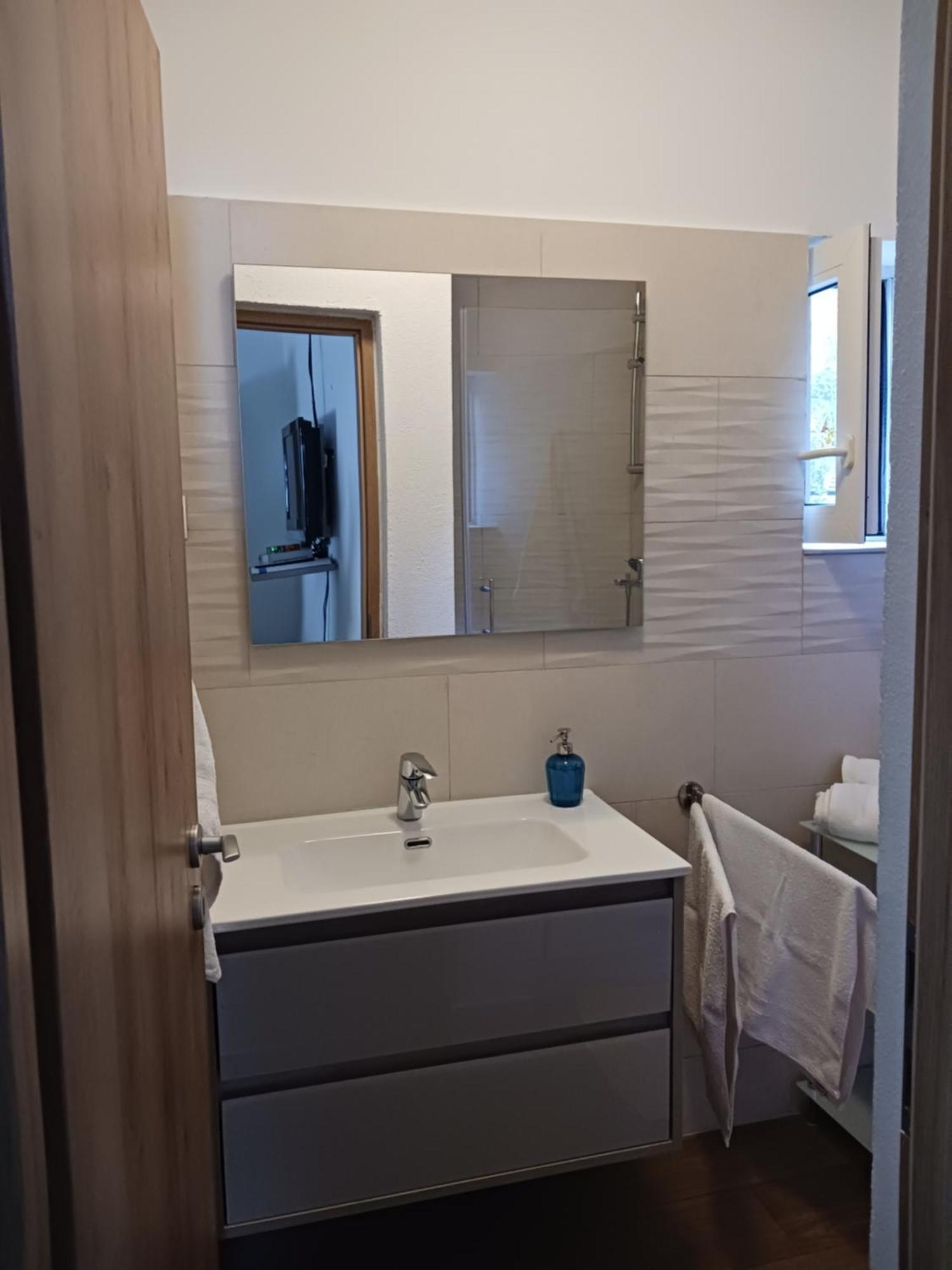 Apartment Viktoria Klenovica Bagian luar foto