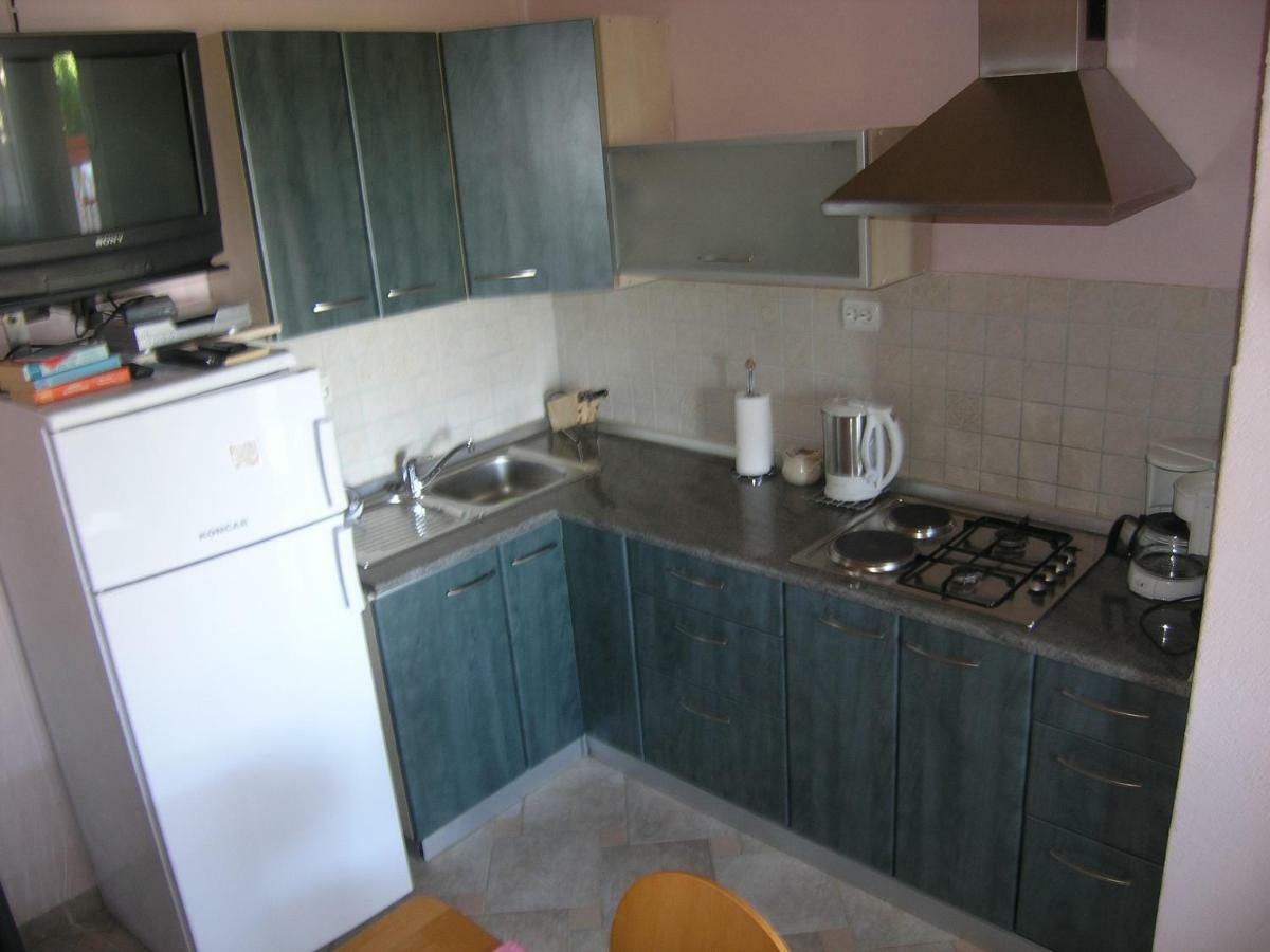 Apartment Viktoria Klenovica Bagian luar foto